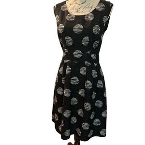 BANANA REPUBLIC dress, size 8, sleeveless.Fully lined.Black and tan. Back zipper